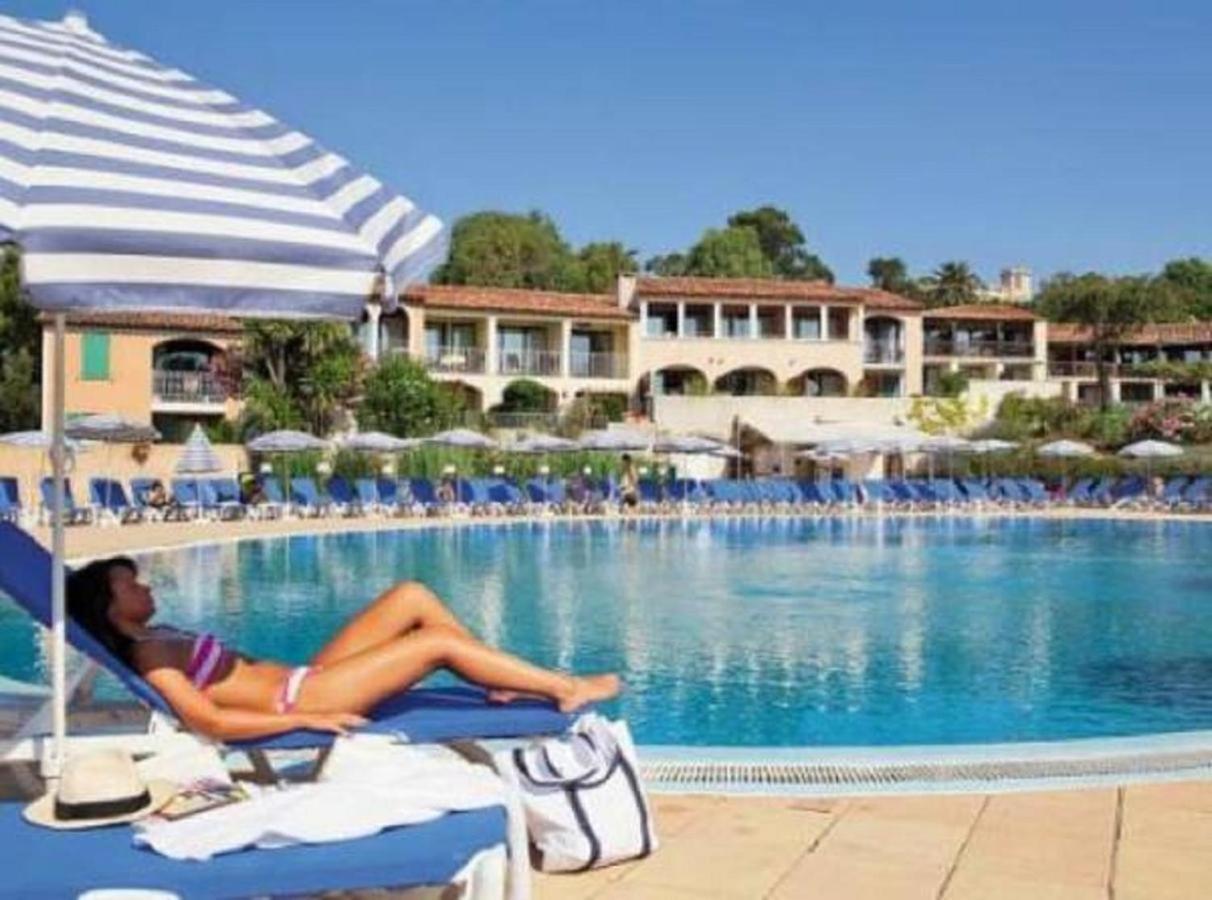 Chez Adriana Studio Proche Mer Avec Piscine Grimaud Exterior foto